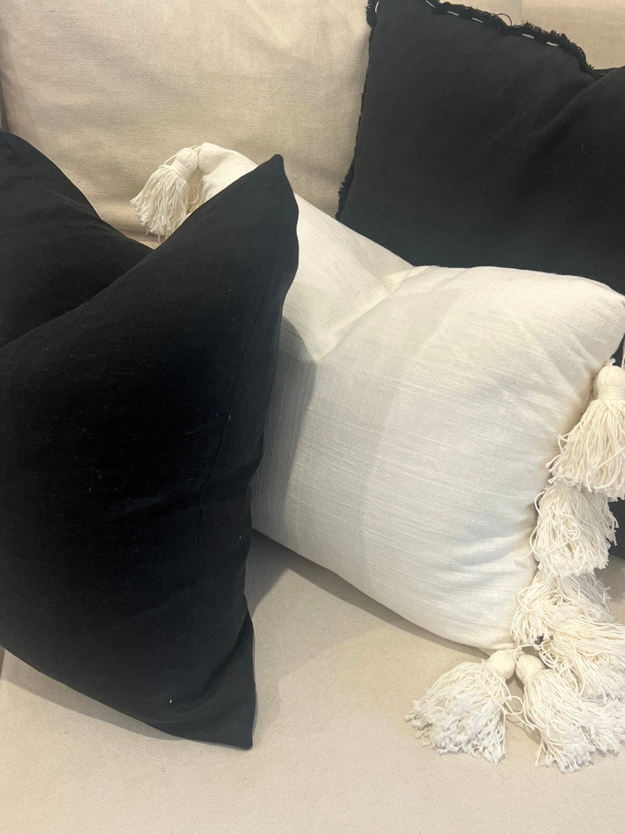 Soft tassel cushion