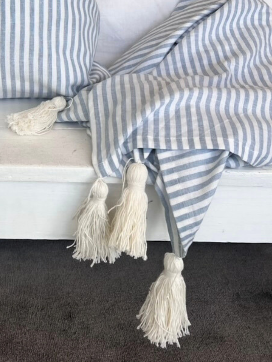 Antibes lightweight throw - Denim Blue