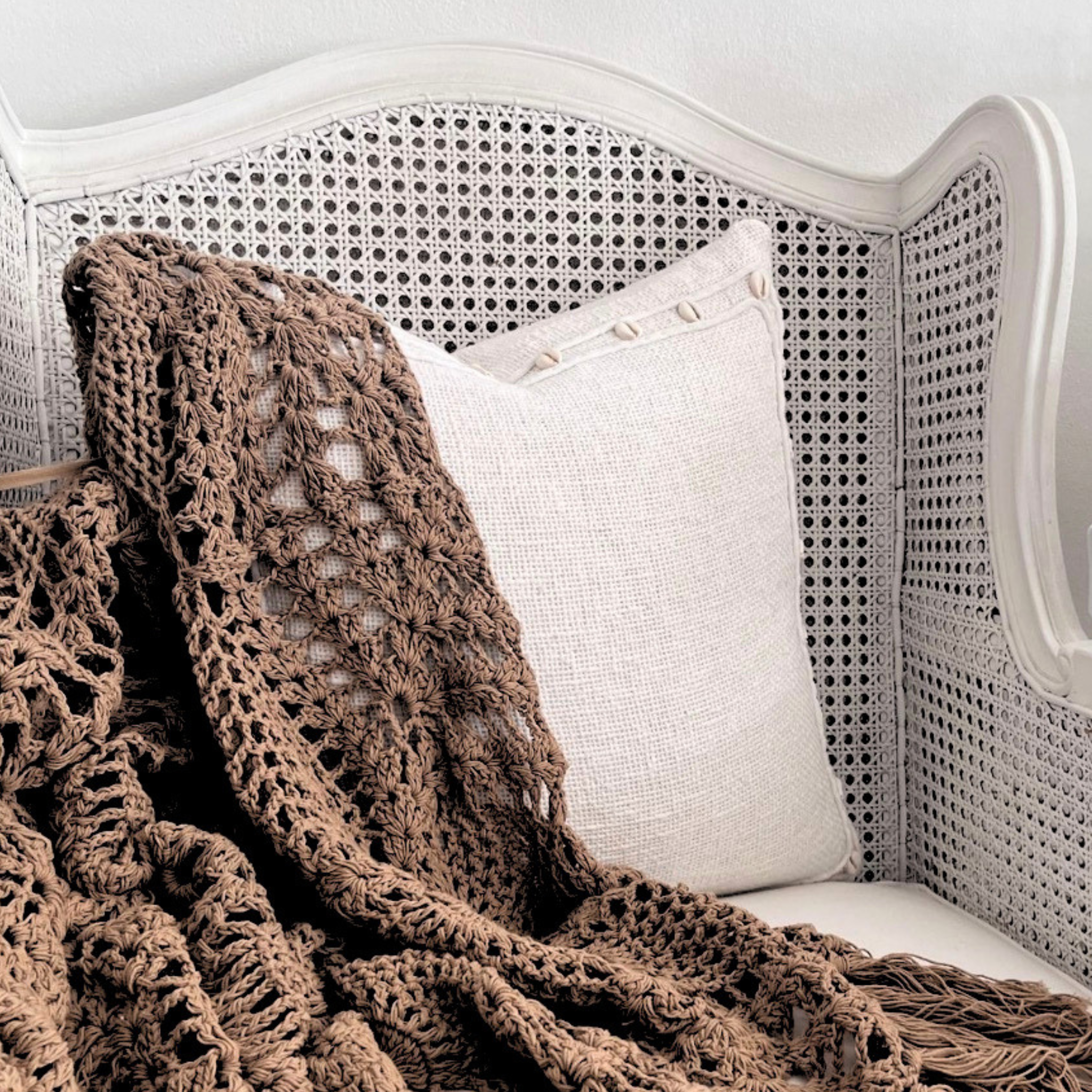 Shell Square cushion