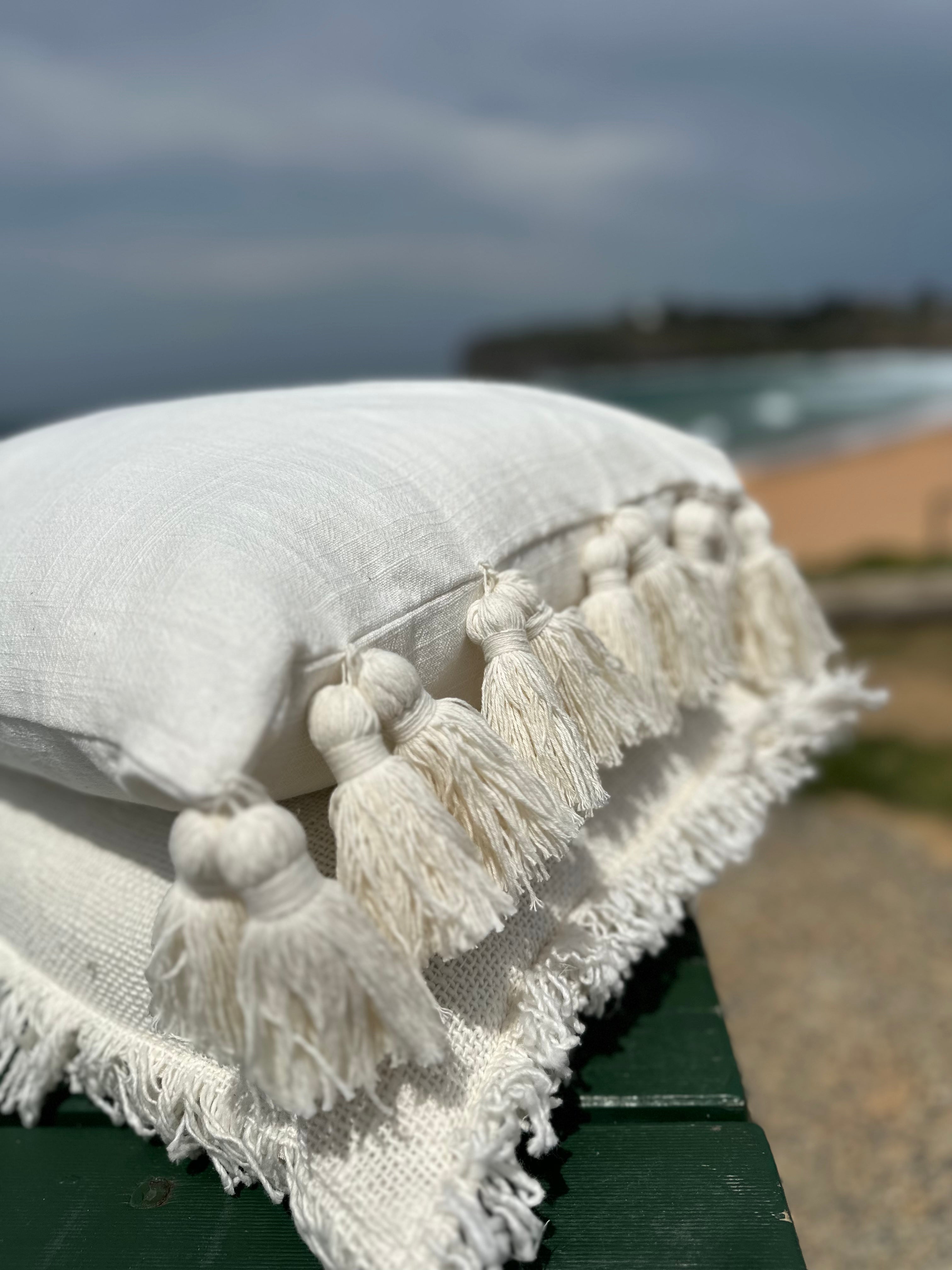 Soft tassel cushion